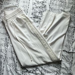 White, NY & co white flowy pants, size small